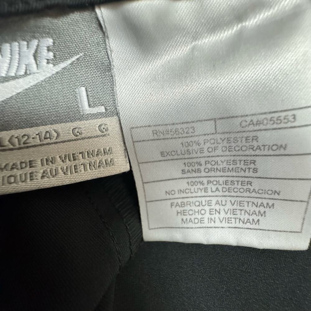 Nike Women’s Black Crop Track Pants Size L | Lightweight Activewear - Picture 8 of 8